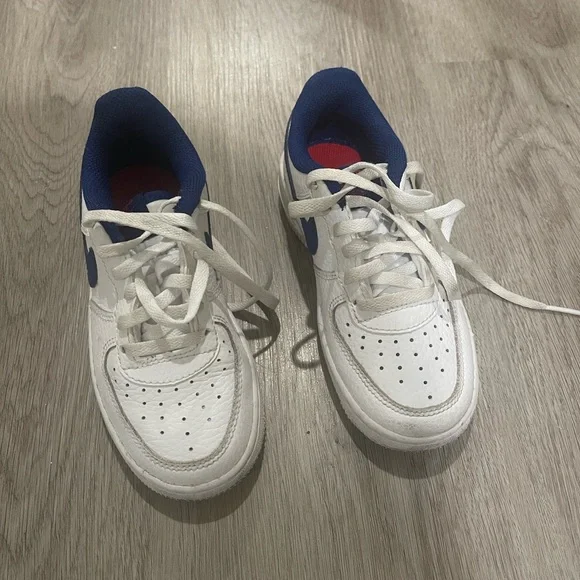 Nike Air Force 1 Boys White and Blue Sneakers - Picture 4 of 6